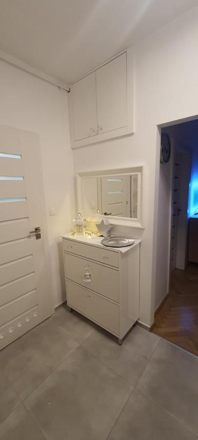 Apartament Trini Клодзко Екстериор снимка